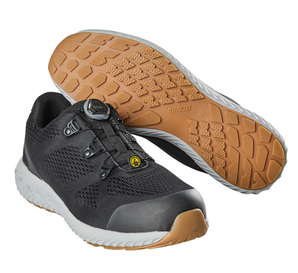 Safety shoe S1P with Boa® closure